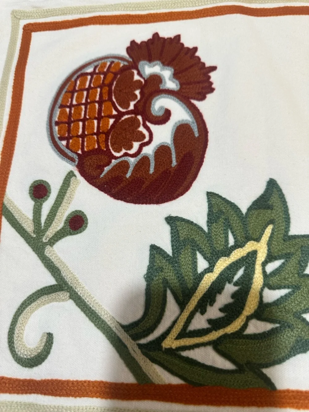 Williams Sonoma Crewel Embroidery Set of 4 Placemats Cotton Cream Pomegranate